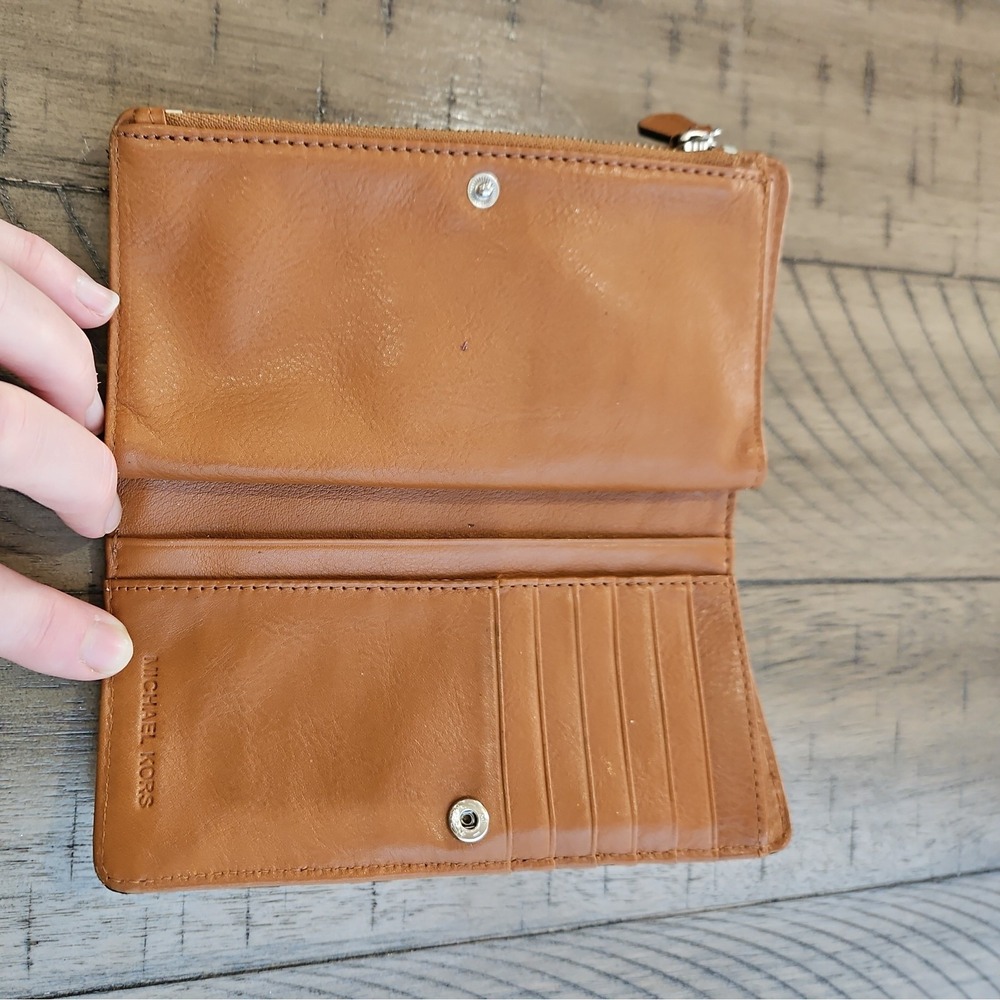Vintage Michael Kors Astor Brown Studded Leather Wallet Edgy Rock Luxe Timeless - Picture 8 of 16